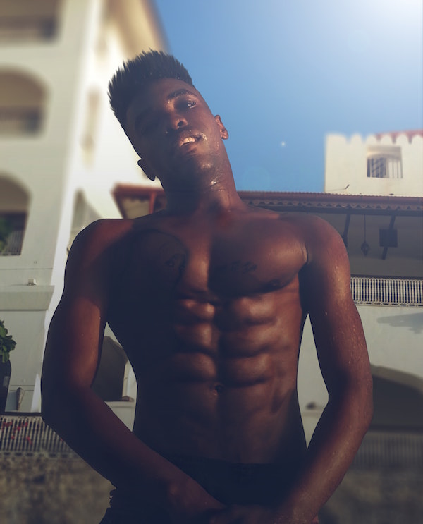 4 Pack vs 6 Pack vs 8 Pack Abs Explained (with Pictures)