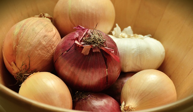 Quinoa with garlic and onions