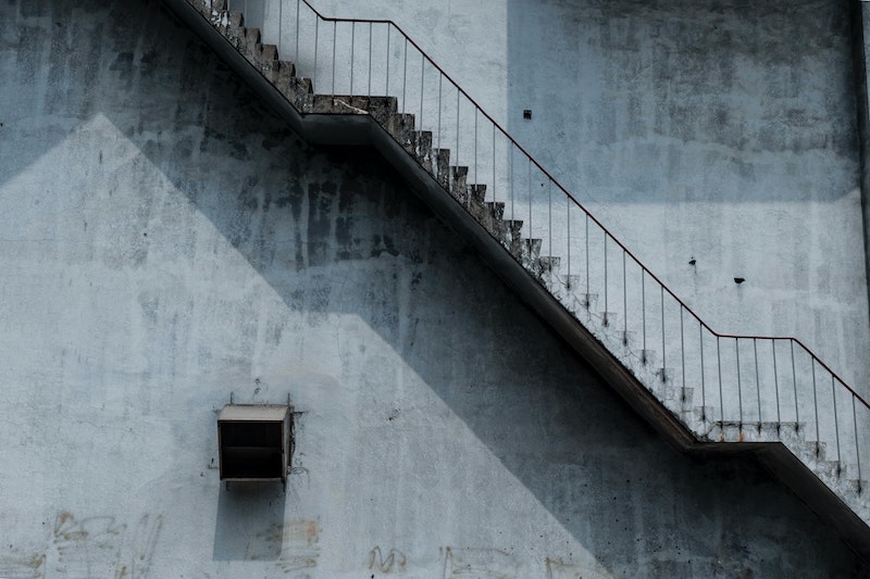 A set of two flights of stairs